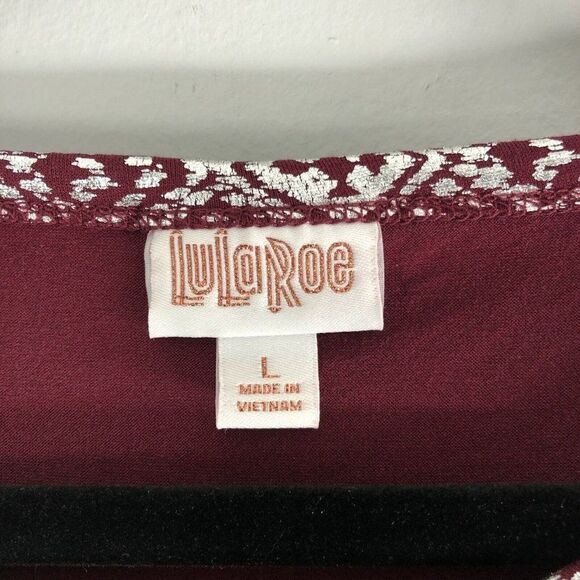 Lularoe Elegant Gigi Size Large Shirt Red Silver Aztec Pattern Rare Holiday - Picture 8 of 15
